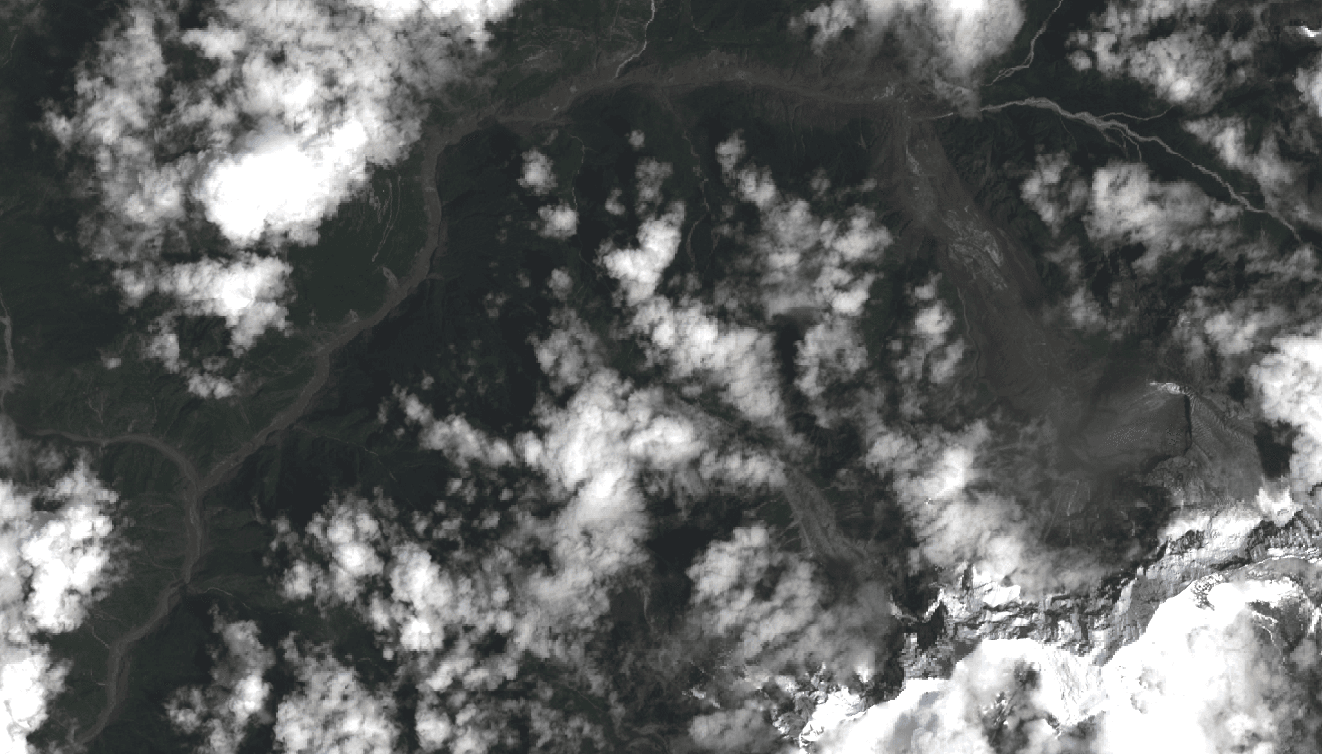 Vue satellite du corridor fluvial touché — documentation ouverte, pas une photo de victime